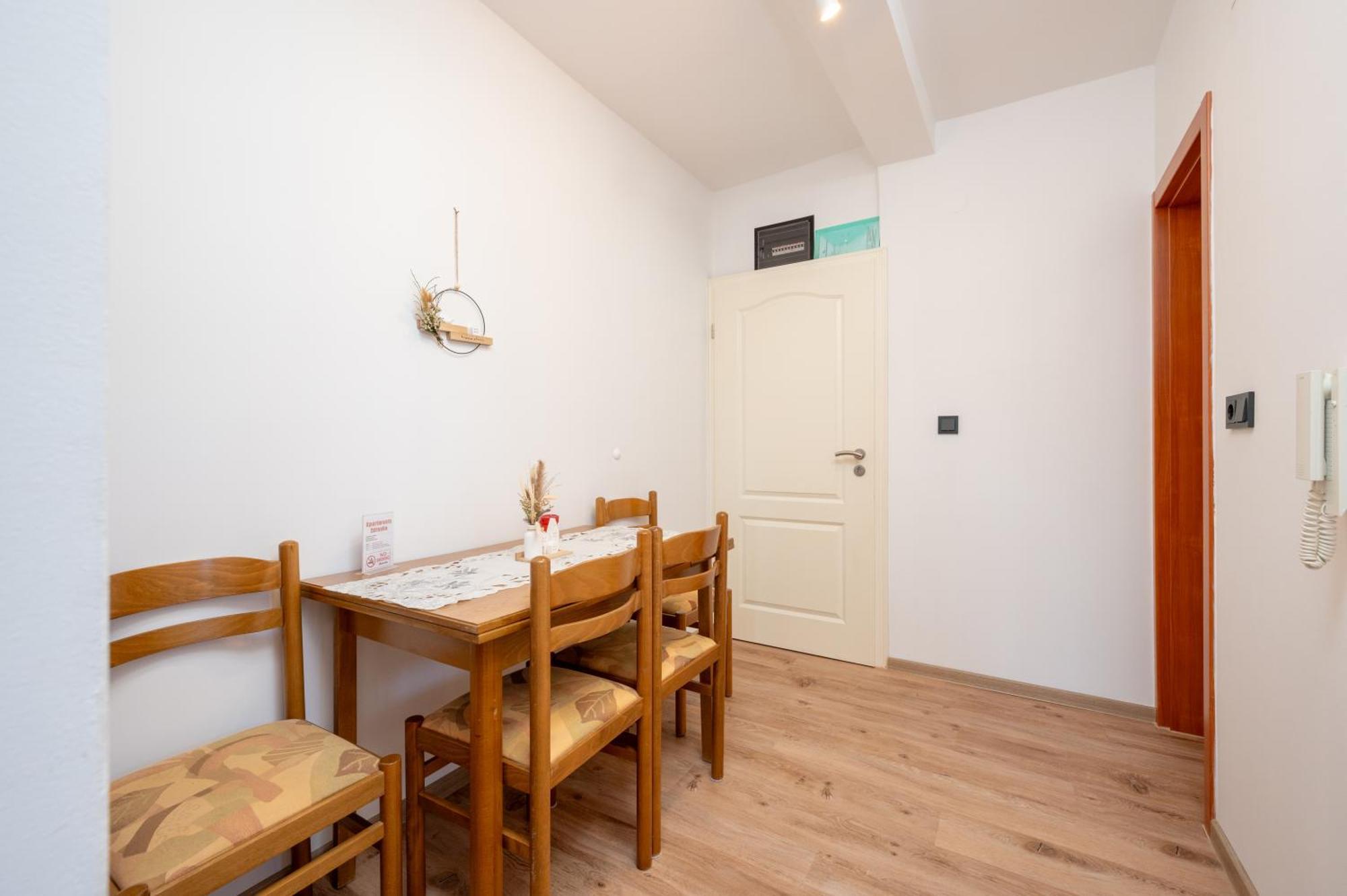 טרוגיר Apartments Zdravko מראה חיצוני תמונה