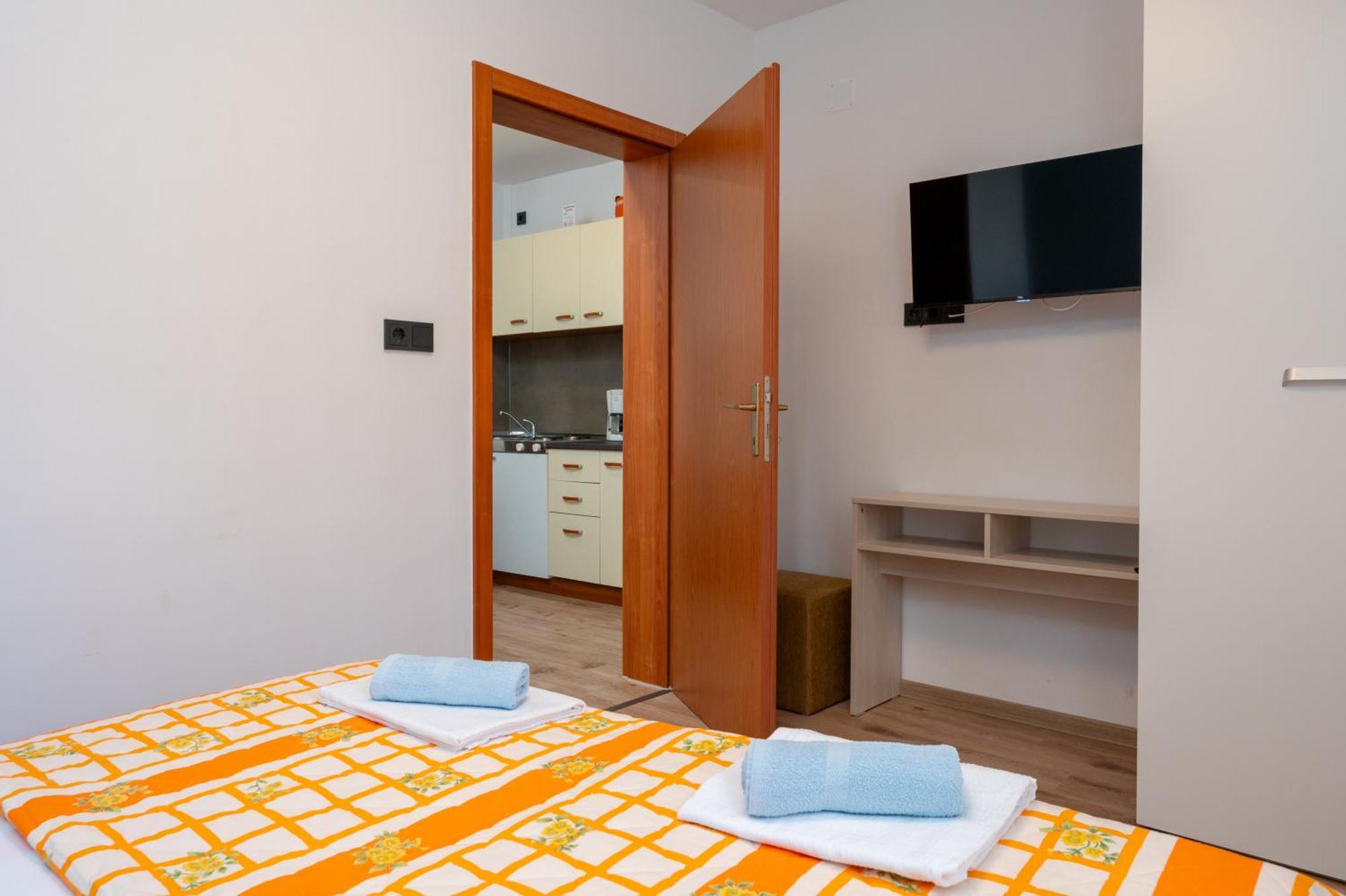 טרוגיר Apartments Zdravko מראה חיצוני תמונה